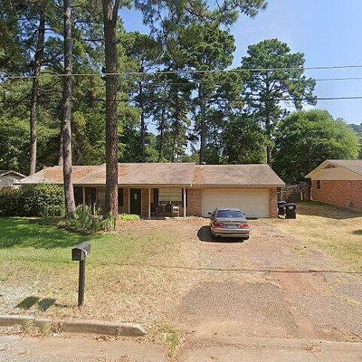 907 Lincoln Dr, Longview, TX 75604