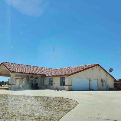 9076 Shasta Rd, Phelan, CA 92371