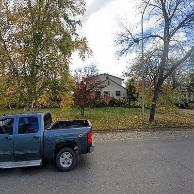 908 Lake St Ne, Warroad, MN 56763