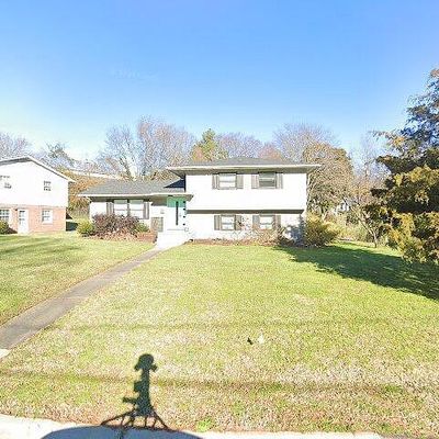 909 Bobby Ln, Charlotte, NC 28211