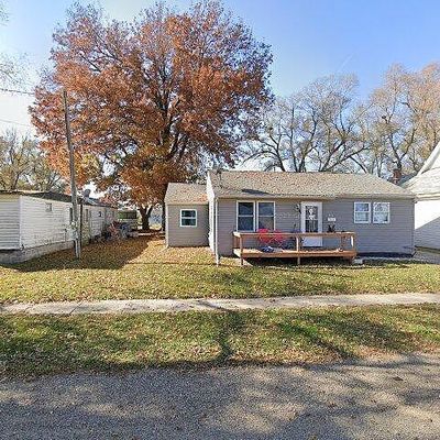 909 S E St, Oskaloosa, IA 52577