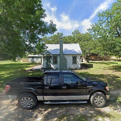 909 Trinity St, Burton, TX 77835