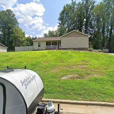 909 Woodbine Pl Ne, Lenoir, NC 28645