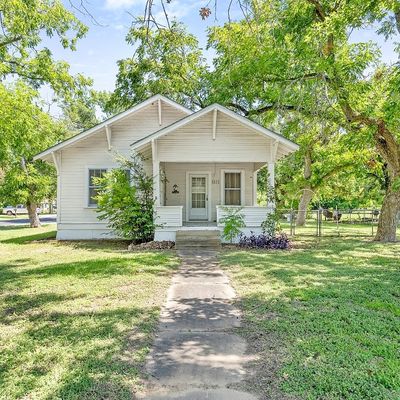 911 N Avenue C Street, Elgin, TX 78621