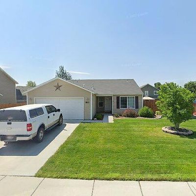 911 S Jake Ave, Kuna, ID 83634