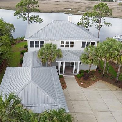 911 Sunset Cir, Carrabelle, FL 32322