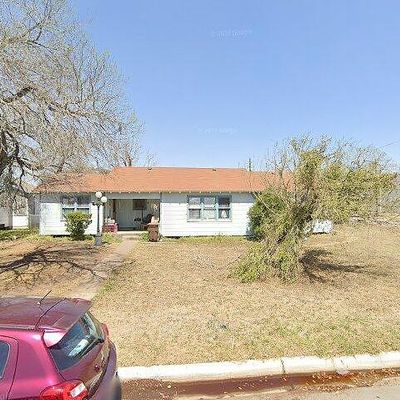 912 E Miller Ave, Kingsville, TX 78363