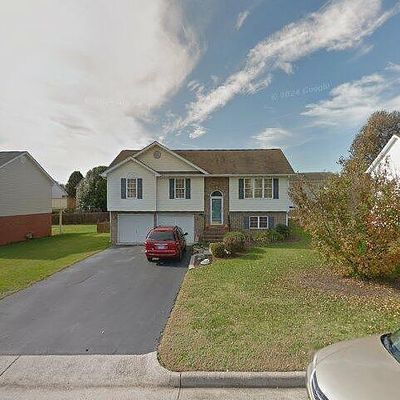 912 Slusser Ln, Roanoke, VA 24019