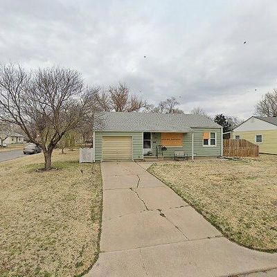 912 W 19 Th Ave, Hutchinson, KS 67502