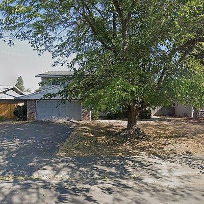 9124 Linda Rio Dr, Sacramento, CA 95826