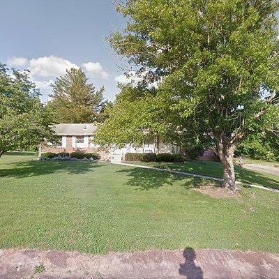 913 Branch Rd, Clarksville, TN 37043