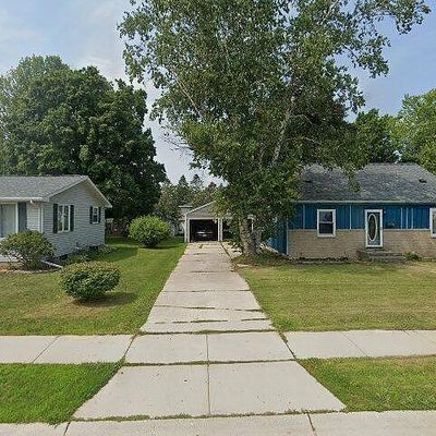 915 1 St St, Kewaunee, WI 54216