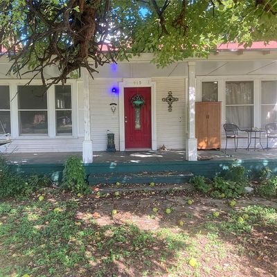 915 Cherry St, Graham, TX 76450