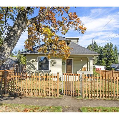 915 E 5 Th St, Newberg, OR 97132