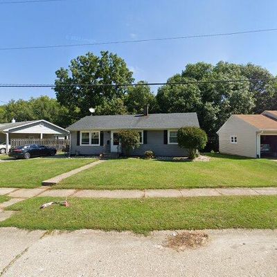 916 51 St St, Moline, IL 61265