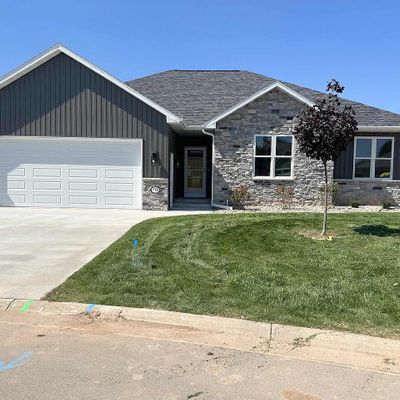 916 Clover Ct, Menasha, WI 54952