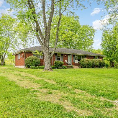 917 Upper Station Camp Crk Rd, Cottontown, TN 37048