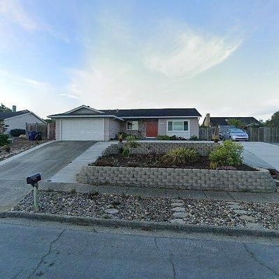 9760 Arrowleaf Trl, Salinas, CA 93907