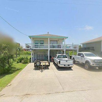 978 Nassau Dr, Port Bolivar, TX 77650