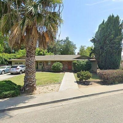 981 W Flora Ave, Reedley, CA 93654