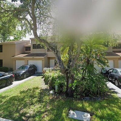 9885 Fairway Cove Ln, Plantation, FL 33324