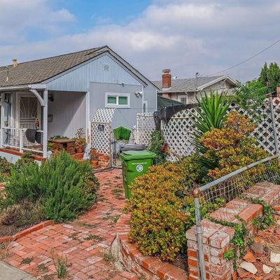 9899 Thermal St, Oakland, CA 94605