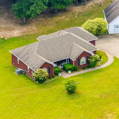 996 Iron Hill Rd, Burns, TN 37029