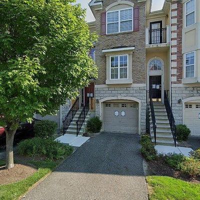 95 Osprey Ct, Secaucus, NJ 07094