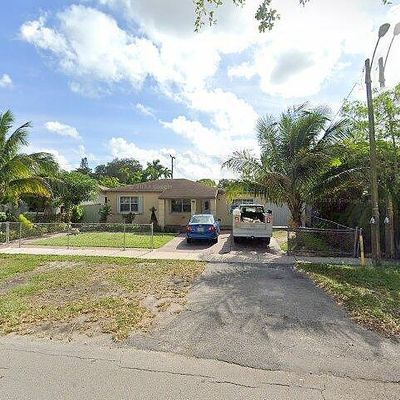 950 Ne 143 Rd St, North Miami, FL 33161