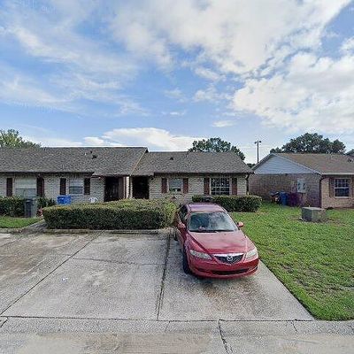 9508 Lake Park Dr, Thonotosassa, FL 33592