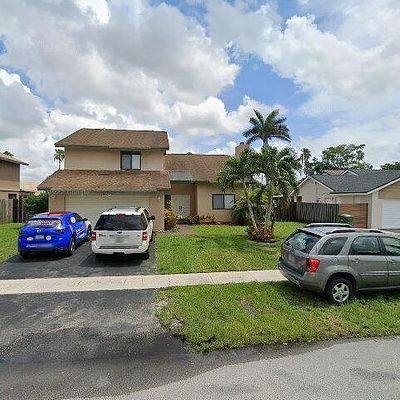 9530 Sw 6 Th Ct, Pembroke Pines, FL 33025