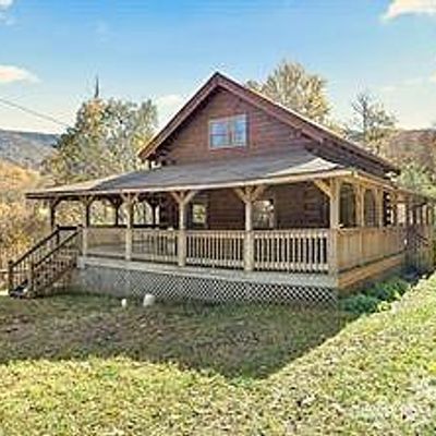 967 Spruce Flats Rd, Maggie Valley, NC 28751