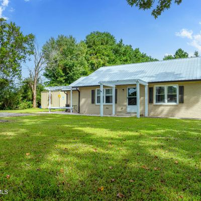 97 New Rd, Burgaw, NC 28425