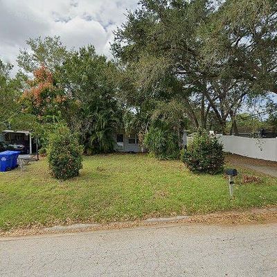 9728 Groveland St, Seminole, FL 33772