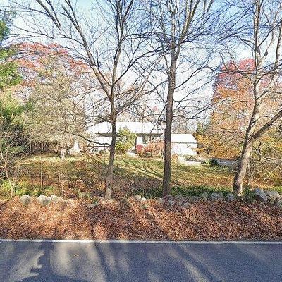 975 Fish Hill Rd, Coventry, RI 02816