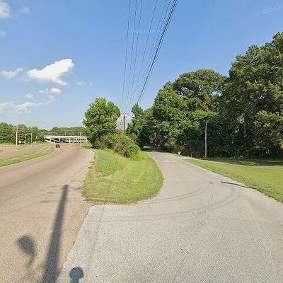 Hollywood Dr, Jackson, TN 38301