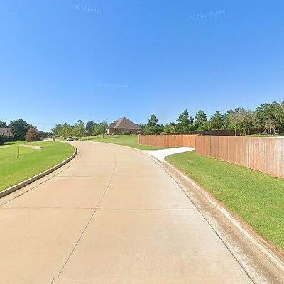 Huntington Pkwy, Choctaw, OK 73020