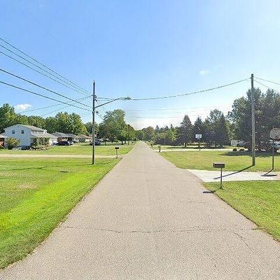 Linda Ln, Sheffield Village, OH 44054