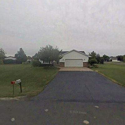 N1424 Wildwood Dr, Greenville, WI 54942