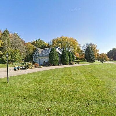 N31 W23591 Rough Hill Rd, Pewaukee, WI 53072