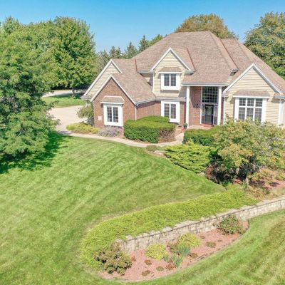 N33 W23234 Greenbriar Rd, Pewaukee, WI 53072