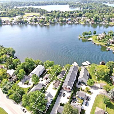 N52 W35319 W Lake Drive, Oconomowoc, WI 53066