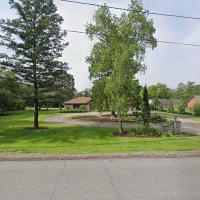 N65 W30955 Beaver Lake Rd, Hartland, WI 53029