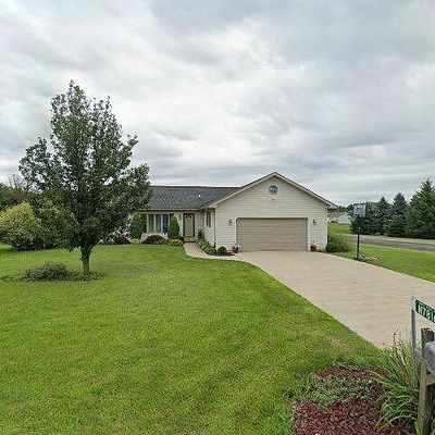 N7816 Maple Ridge Rd, Oconomowoc, WI 53066