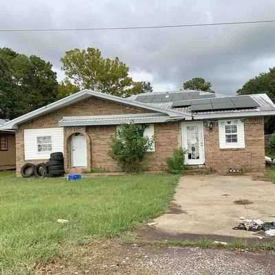 1012 3 Rd St, Mamou, LA 70554