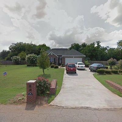 102 Lake Lillian Dr, Perry, GA 31069