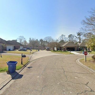 102 S Secret Gate Ln, Denham Springs, LA 70726