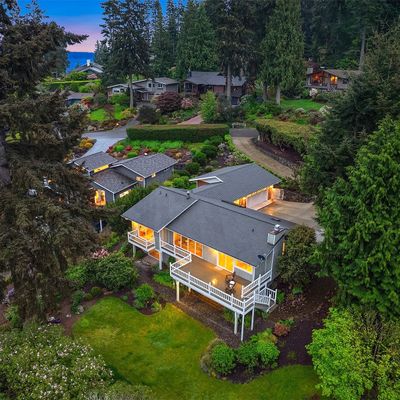 10918 Ne Bill Point Ct, Bainbridge Island, WA 98110