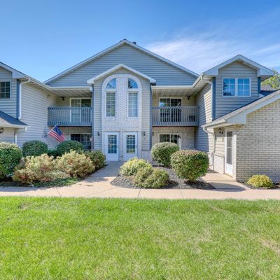 W240 N2566 E Parkway Meadow Cir, Unit 2, Pewaukee, WI 53072