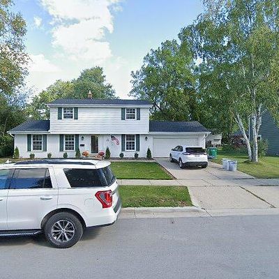 W60 N996 Glenwood Dr, Cedarburg, WI 53012